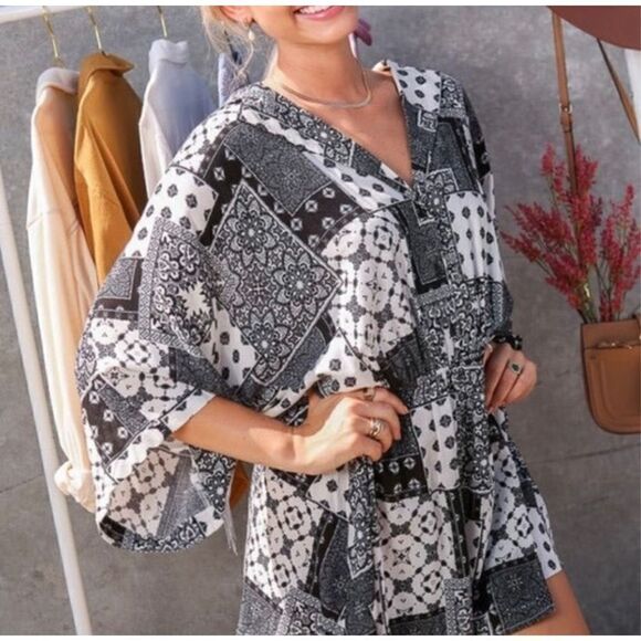 New Timing black and white 3/4 Sleeve Romper size Large-Taylor swift vibes - Picture 1 of 6